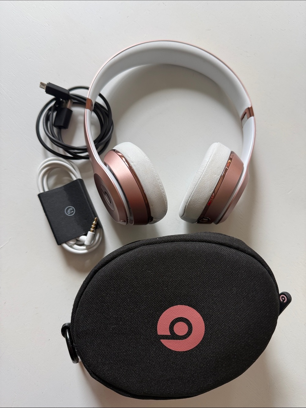 Beats by Dre Rose Gold and White Over-Ear Headphones with Carry Case